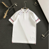 [THOM BROWNE-톰브라운]자수 밑단 웨빙 슬릿 반팔 티셔츠