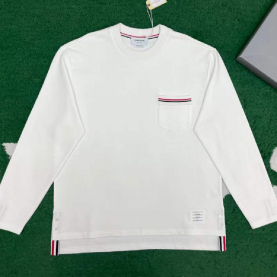 [THOM BROWNE-톰브라운]2025 스트라이프 테이프 포켓 블루컬러 롱슬리브 티셔츠